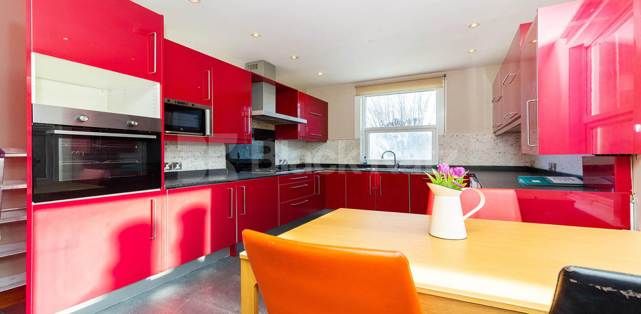 			3 Bedroom, 1 bath, 1 reception Maisonette			 Leasowes Road, Leyton 